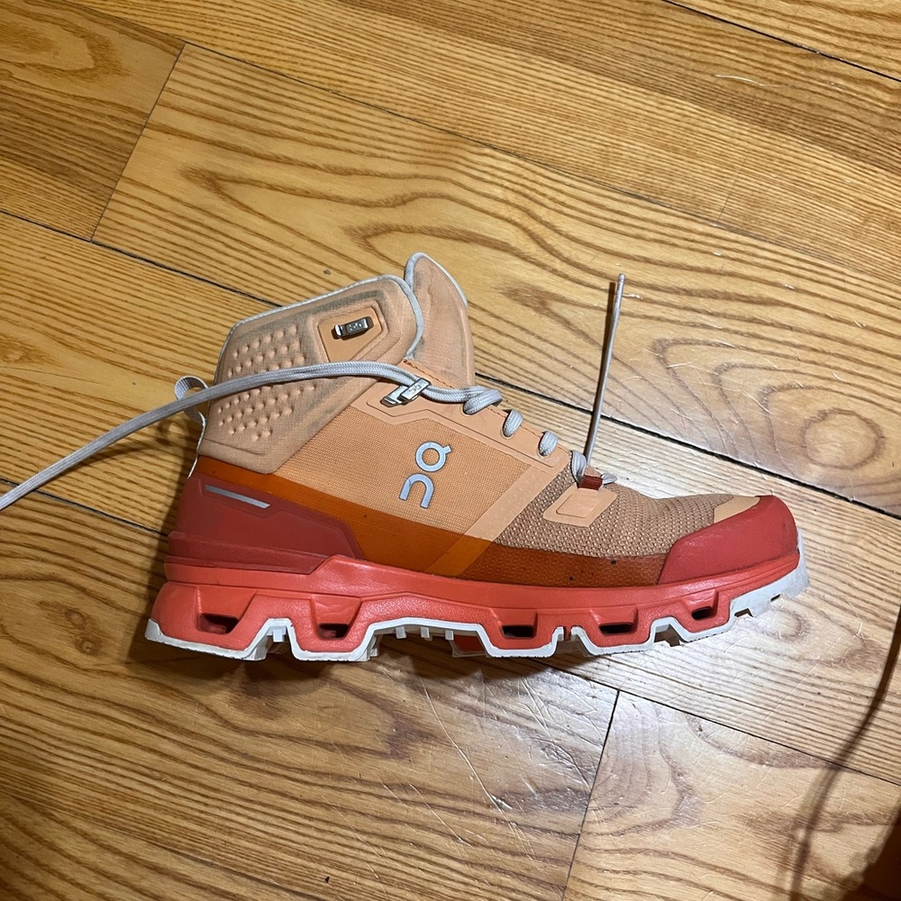 Women’s On Cloudrock Waterproof Size 9